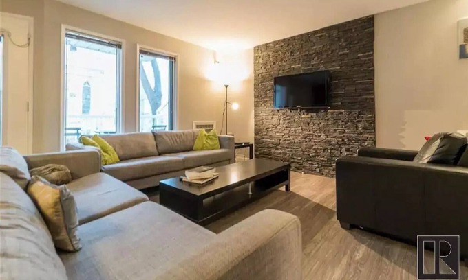 Winnipeg Condo | Modern 2 bed/2 bath Condo in Great locationn