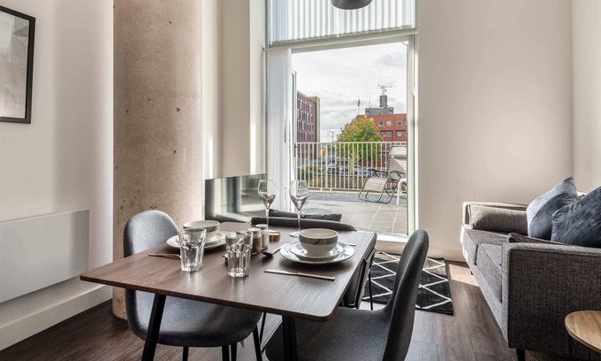Rotherham Apartment | Modern 2 Bed Wharfside Apartment in Rotherham