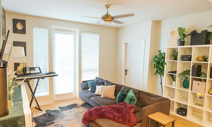 NoHo Arts District Apartment | Modern 2-bedroom in Los Angeles 5 minutes from Universal Studios