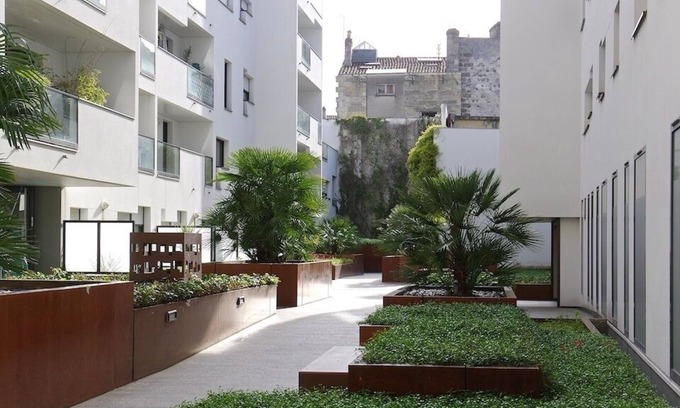 Meriadeck Apartment | Modern 2-bedroom apartment with elevator & parking space - center of Bordeaux