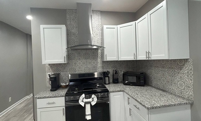 Near East Columbus House | Modern 2-bedroom house in Columbus with modern amenities, and private backyard.
