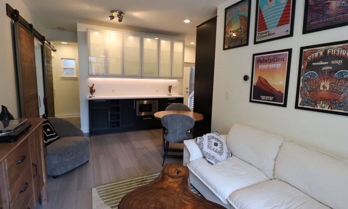 City Park West House | Modern 2-bedroom in West City Park Neighborhood