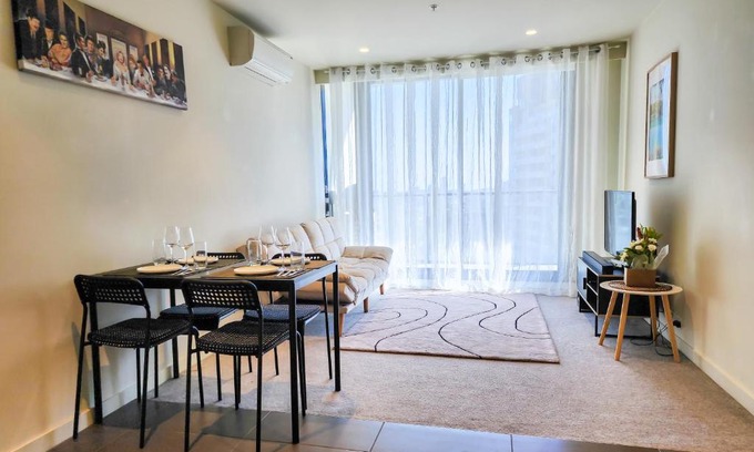 South Yarra Apartment | Modern 2-bedrooms apartment with parking
