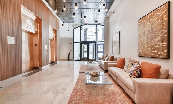 Chinatown Apartment | Modern 2 BR Bal | Steps from T | Free Wi-Fi