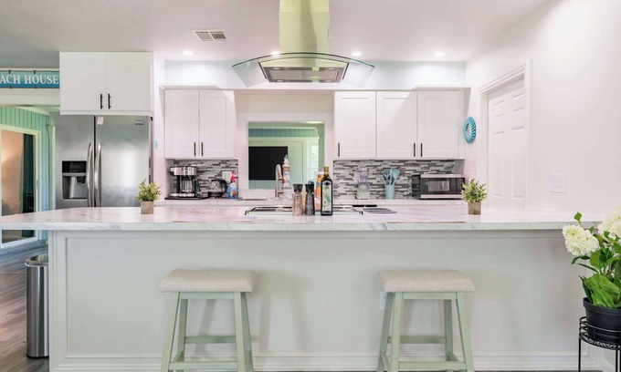 Port Charlotte House | Modern 2BR with Backyard, near Beach & Harbor