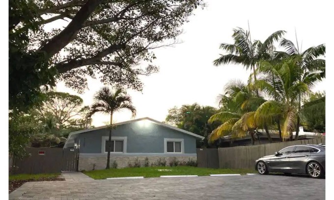 Central Fort Lauderdale House | Modern 3/2Bath close to Airport/Port/LasOlas UnitA