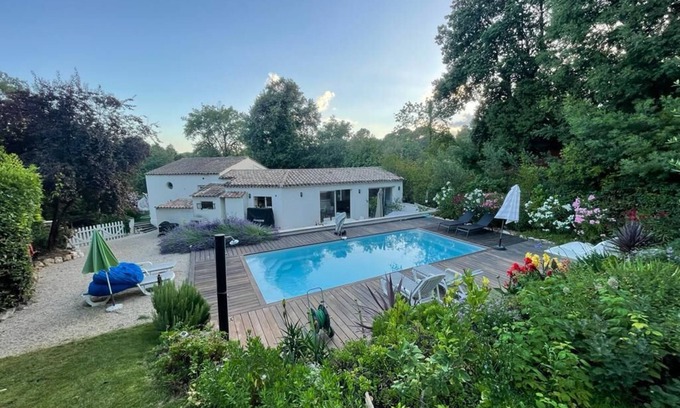Roquefort-les-Pins Villa | Modern 3 bedroom villa just renovated , air-conditioning, pool, garden