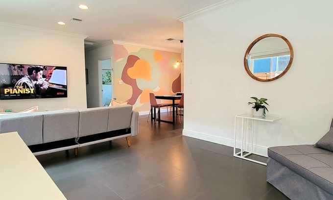 Southwest Coconut Grove House | Modern 3 bed/2 bath House by Coco Walk w/Private Cozy Deck(Family/Pet-friendly)