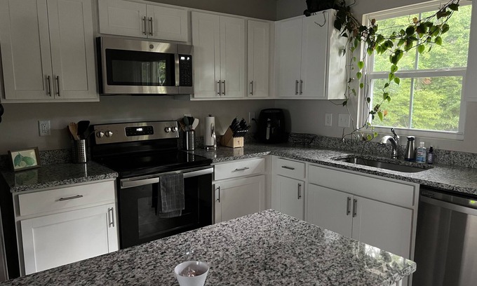 Derita - Statesville House | Modern 3 bedroom townhome minutes from Uptown