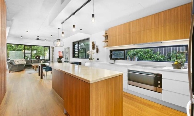Cheltenham House | Modern 3 Bedrooms Villa