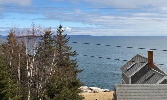 Round Pond House | Modern 3BR, 3BA with Amazing Open Atlantic View