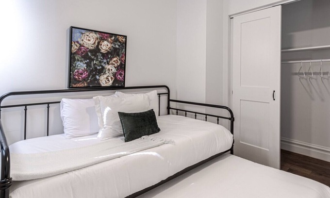 Downtown St. Louis Apartment | Modern 3BR Home | Near Downtown + Free Parking
