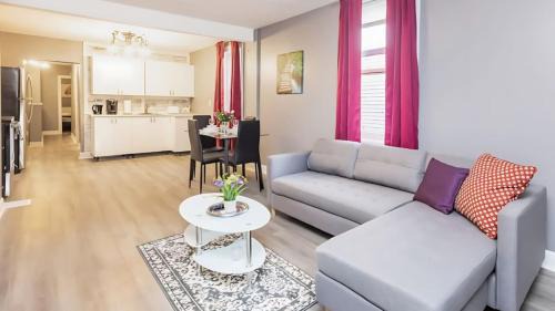 Sandy Hill Apartment | Modern 3BR in Sandy Hill - Walk to Byward Market