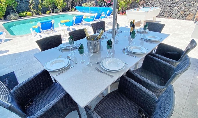 Los Mojones Villa | Modern 4 bedroom villa, WIFI, pool table Air /Con and darts