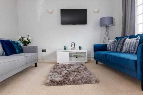 Fifield Apartment | Modern 4BR Cottage in Windsor, Near Marina and Thames