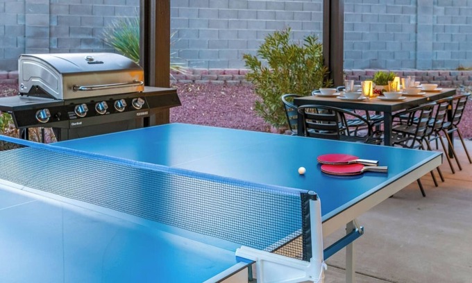 North Las Vegas House | Modern 5 BD Home w/Smart TV and Ping Pong