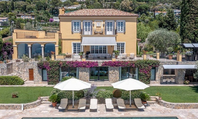 Vallauris Villa | Modern 5 bedroom villa with sea view and huge swimming pool, Cannes