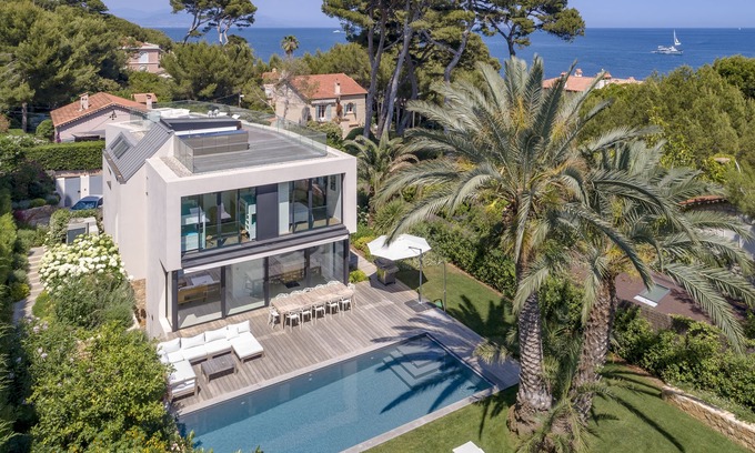 Cap-d'Antibes House | Modern 5 Bedroom Villa in Cap d'Antibes