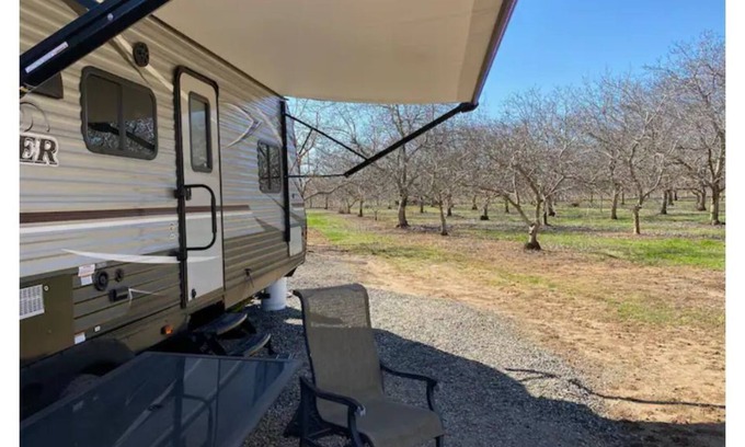 Chico House | Modern and Affordable 2019 Pop-Out 33 Foot Trailer