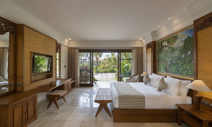 Ubud Resort | Modern and Balinese Style Beautiful Suite Room at Ubud
