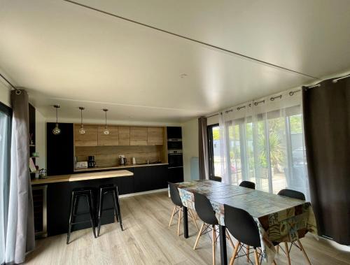 Les Mathes House | Modern and cosy ecolodge, shared heated pool, Les Mathes