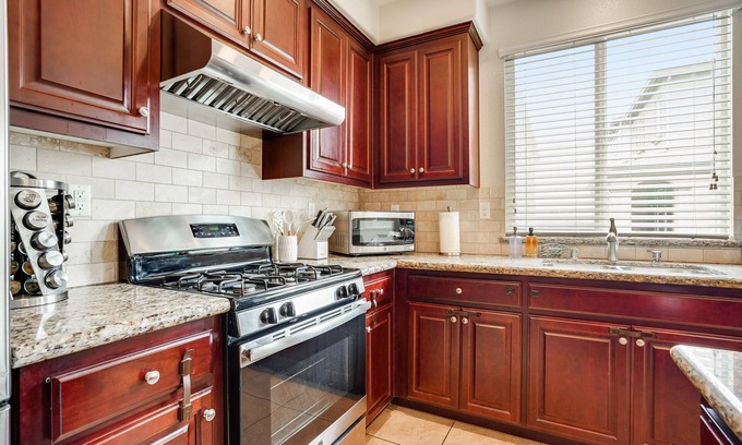 Fremont House | Modern and Cozy. 3bed 3bath. SF Bay Area