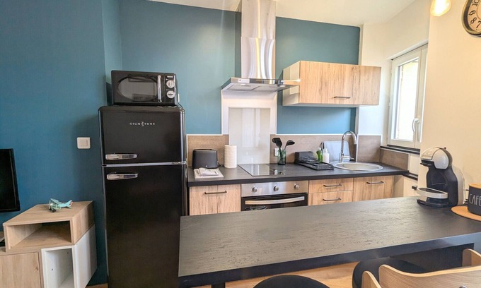 Chateauroux Apartment | Modern and quiet studio downtown with secure parking