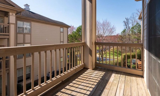 Raleigh Apartment | MODERN and SPACIOUS apt in the heart of Raleigh!!