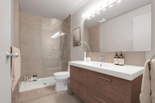 Mount Pleasant House | Modern and Specious Condo right off Main St