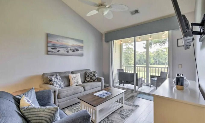 Carolina Forest Condo | Modern and updated 2 BR Condo on Golf Course, Sleeps 6!