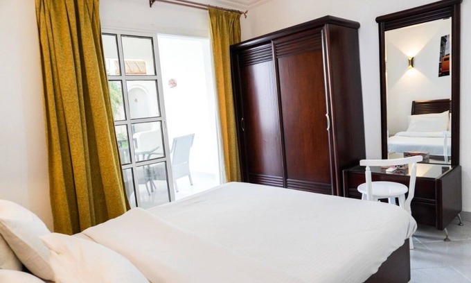 El Hadaba Apartment | Modern Apartment with swimming pool