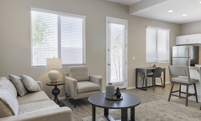 Litchfield Park Apartment | Modern Apartment in Prime Location (ID8464X51)