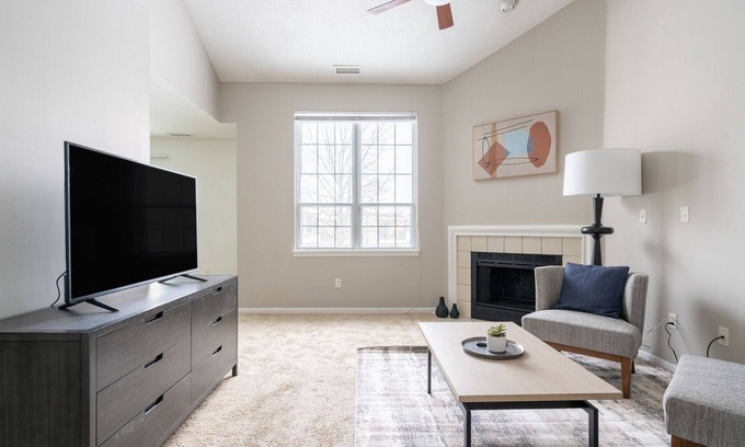 Indianapolis Apartment | Modern Apartment in Prime Location (ID1264X397)