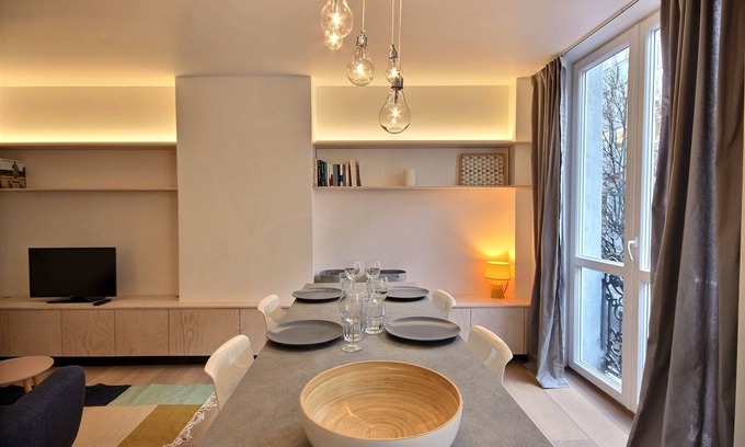 Saint-Laurent Apartment | Modern apartment in city center | Blink 2