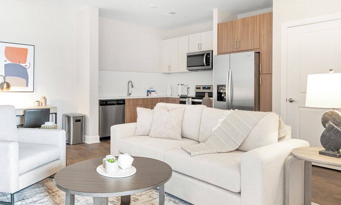 The Gulch Apartment | Modern Apartment in Prime Location (ID8930X28)