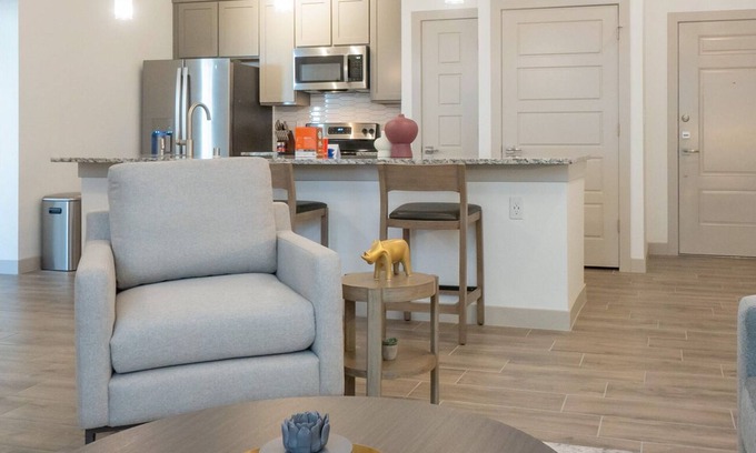 El Paso Apartment | Modern Apartment in Prime Location (ID8372X28)