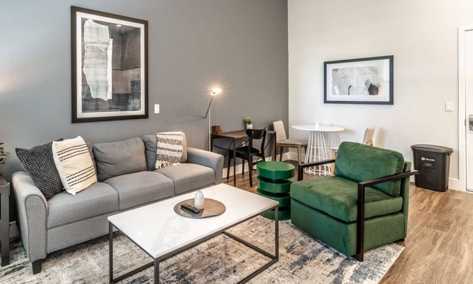 Centerville Apartment | Modern Apartment in Prime Location (ID9011X8)
