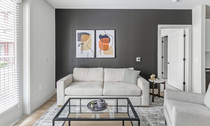Kessler Apartment | Modern Apartment in Prime Location (ID1214X444)