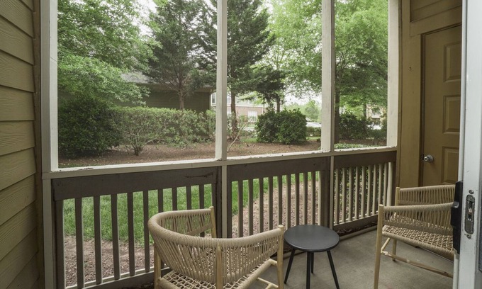 Durham Apartment | Modern Apartment in Prime Location (ID2618X60)