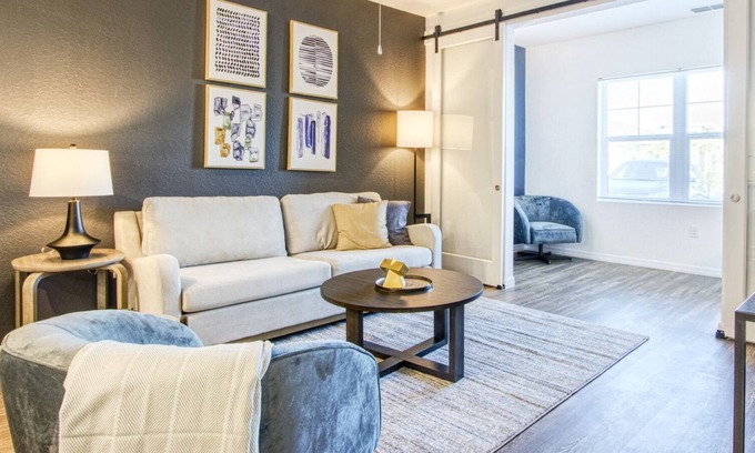 Riverview Apartment | Modern Apartment in Prime Location (ID8141X02)