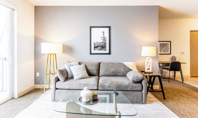Brookfield Apartment | Modern Apartment in Prime Location (ID8269X45)