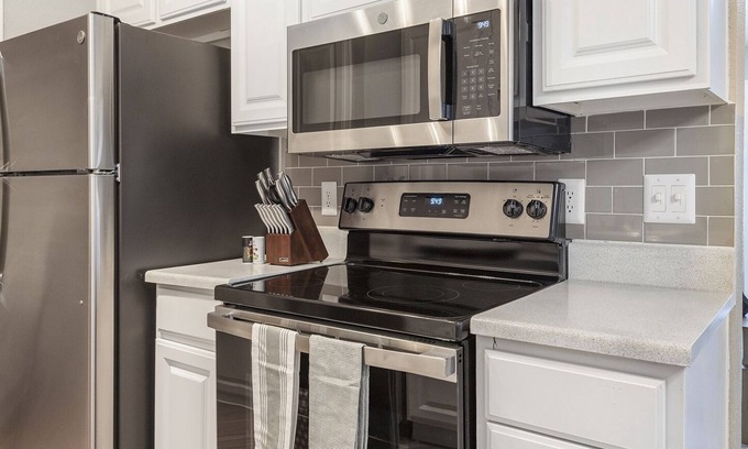 Fort Worth Apartment | Modern Apartment in Prime Location (ID8521X55)