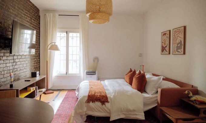 Wilshire Center Apartment | Modern Apartment in Korea Town