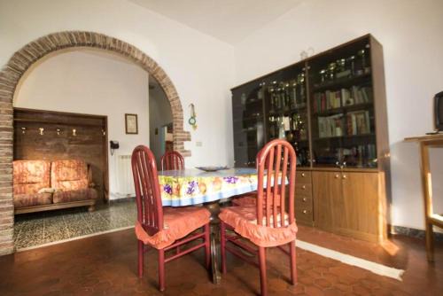 Massa Marittima Apartment | Modern Apartment near Massa Marittima, shared pool