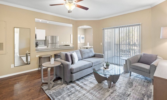 Pinellas Park Apartment | Modern Apartment in Prime Location (ID8612X34)