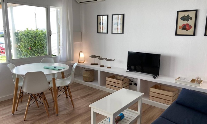 Binisafua Apartment | Modern apartment with sea views