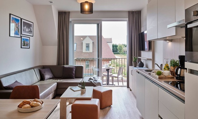 Jabbeke Apartment | Modern apartment with a dishwasher at 1 km. from Jabbeke