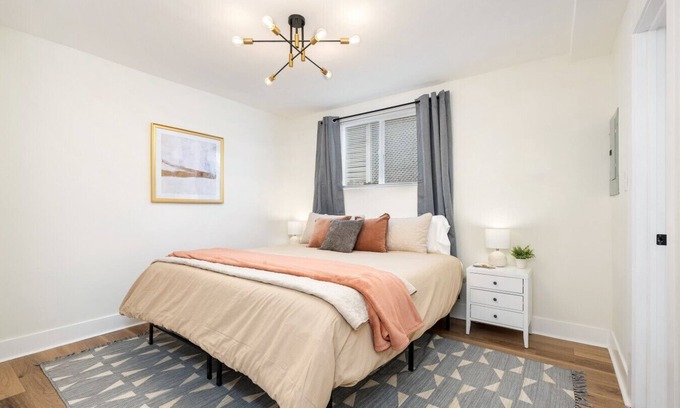 Downtown Columbus Apartment | Modern Apt | Parking | Near German Village + Dtwn