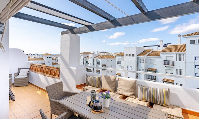 San Luis de Sabinillas Apartment | Modern apt with sea views, two poolareas, close to parks & beaches Manilva