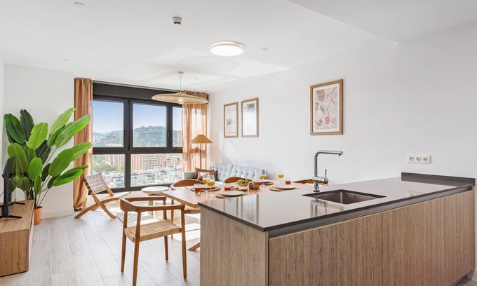Palma-Palmilla Apartment | Modern Apt with Shared Terrace